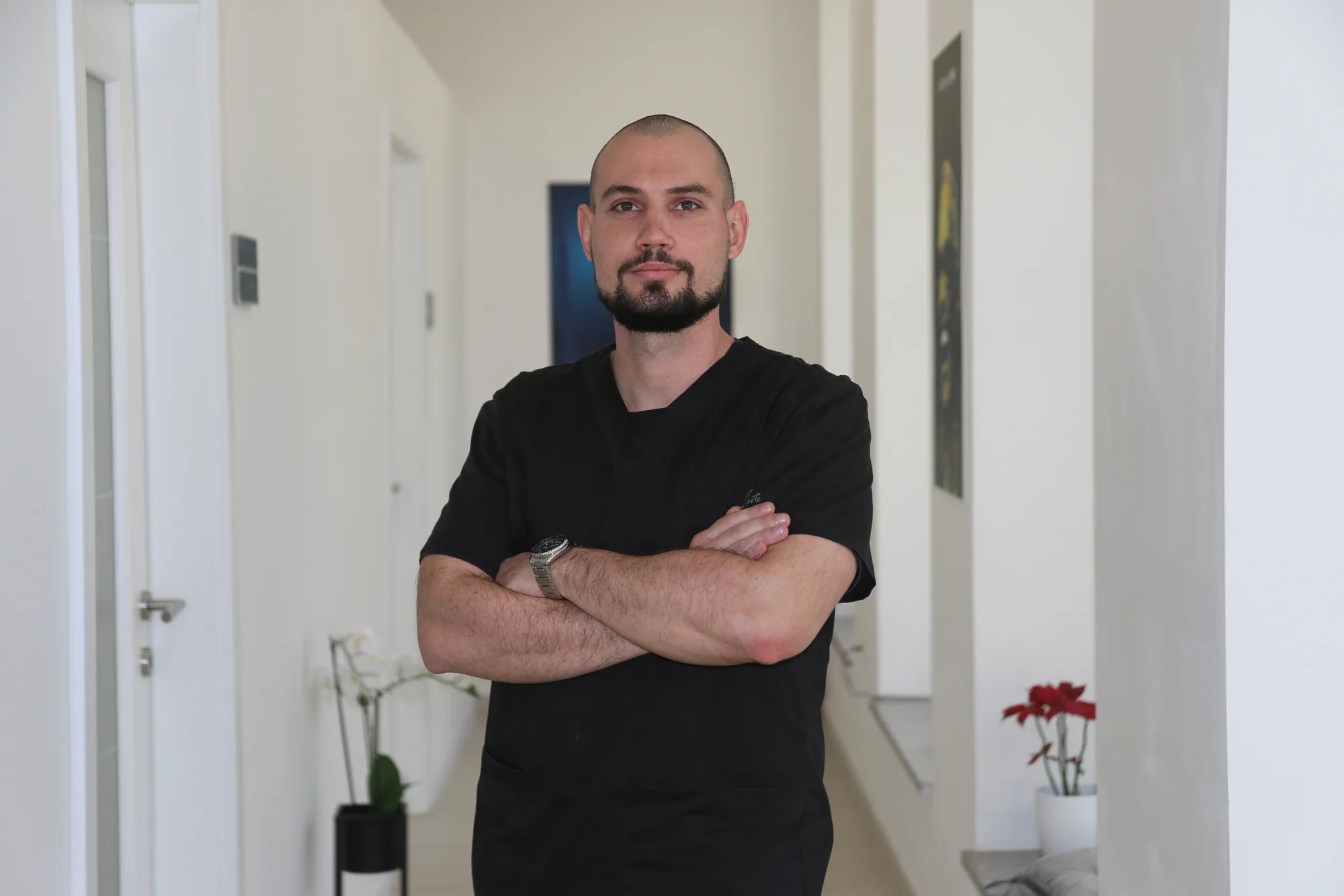 Dr. med. dent. Zdravko Grnja — Doktor dentalne medicine, Implantološki centar Smile