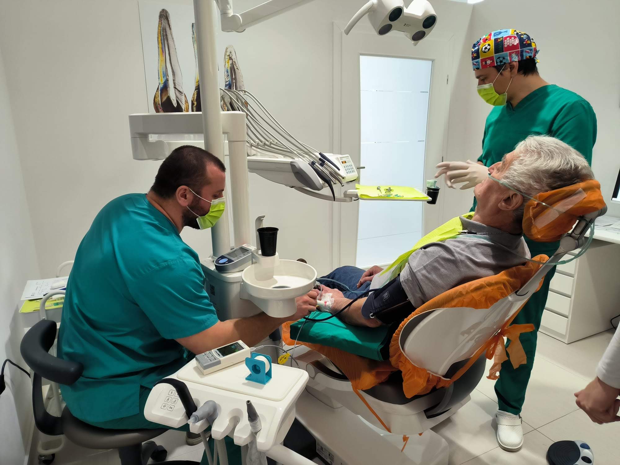 Zavestna sedacija in monitoring med posegom