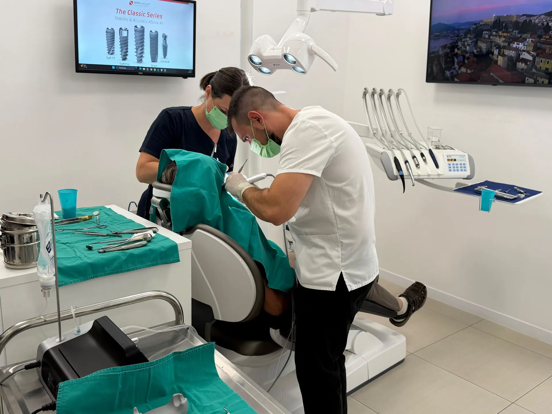 Ugradnja zubnih implantata u Bjelovaru